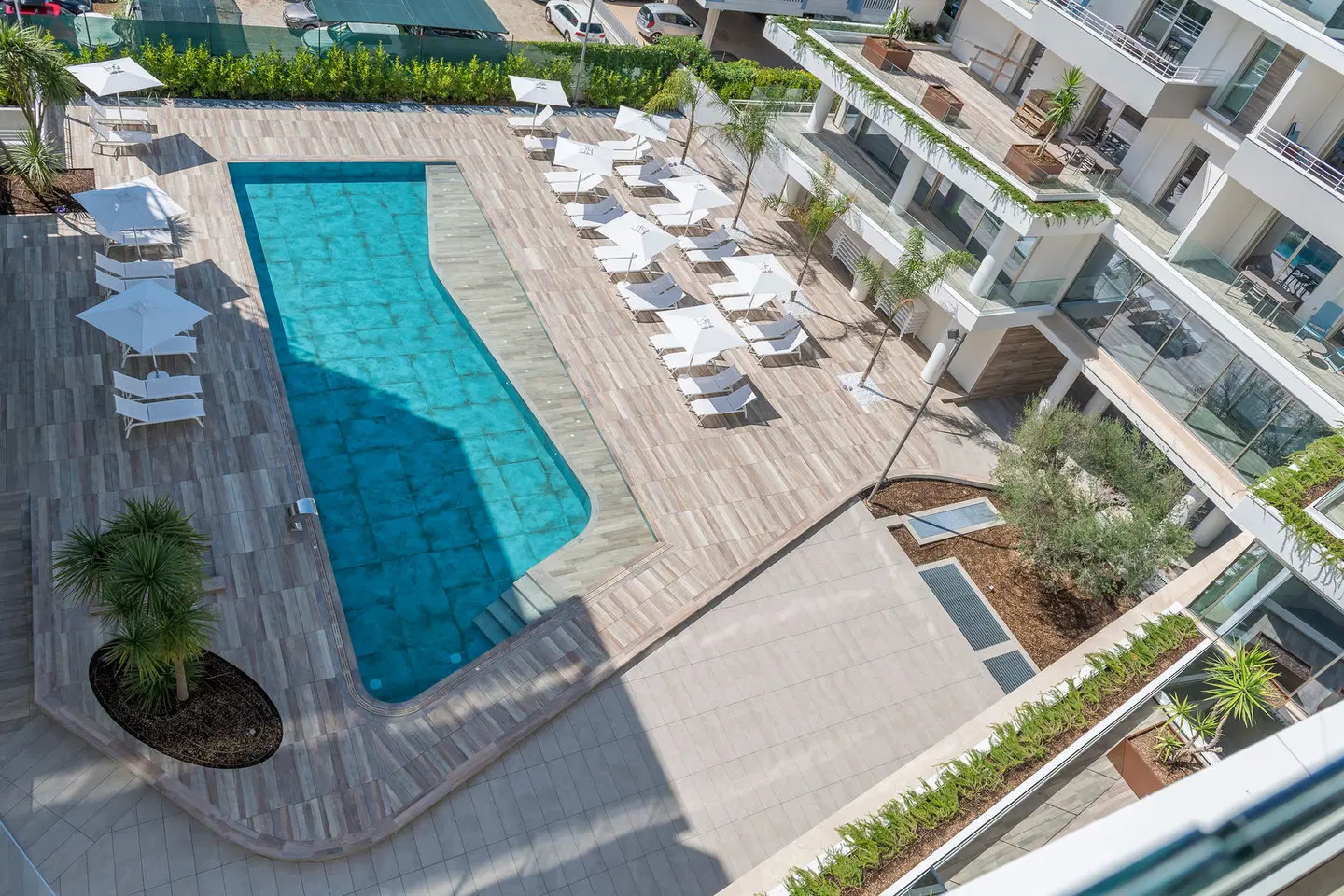 YOUMAMI Suite Hotel OUTDOOR_POOL