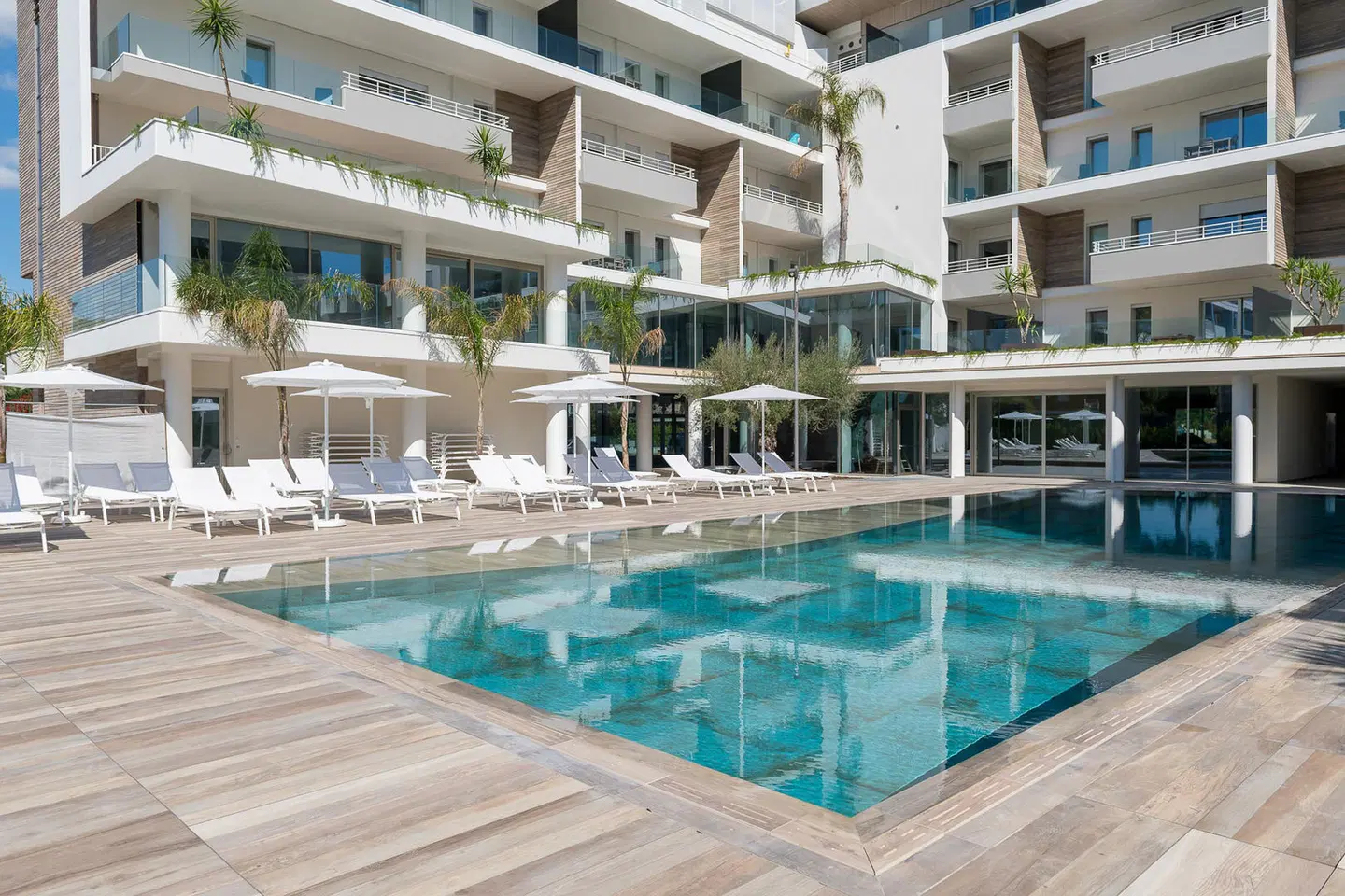 YOUMAMI Suite Hotel OUTDOOR_POOL