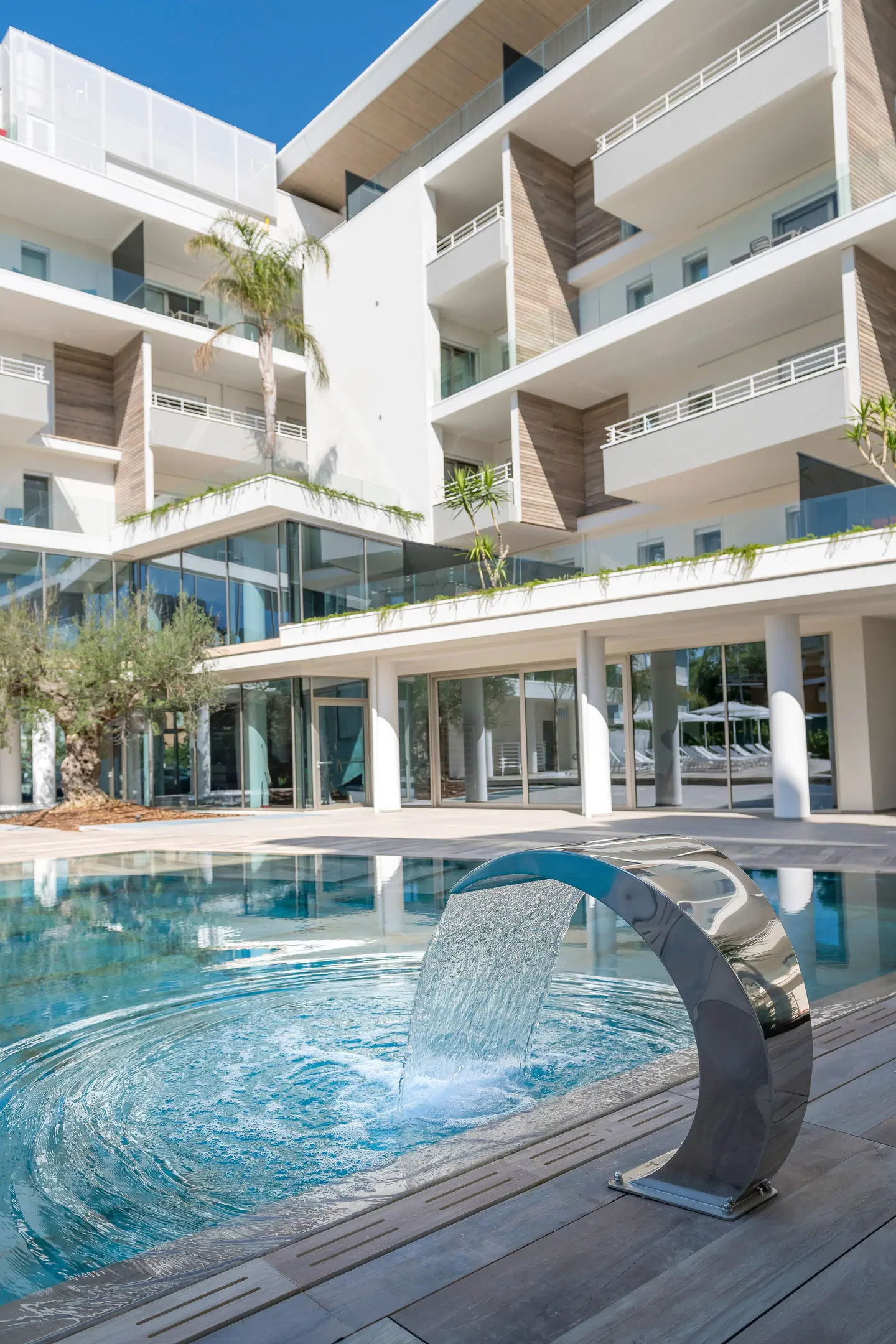 YOUMAMI Suite Hotel OUTDOOR_POOL