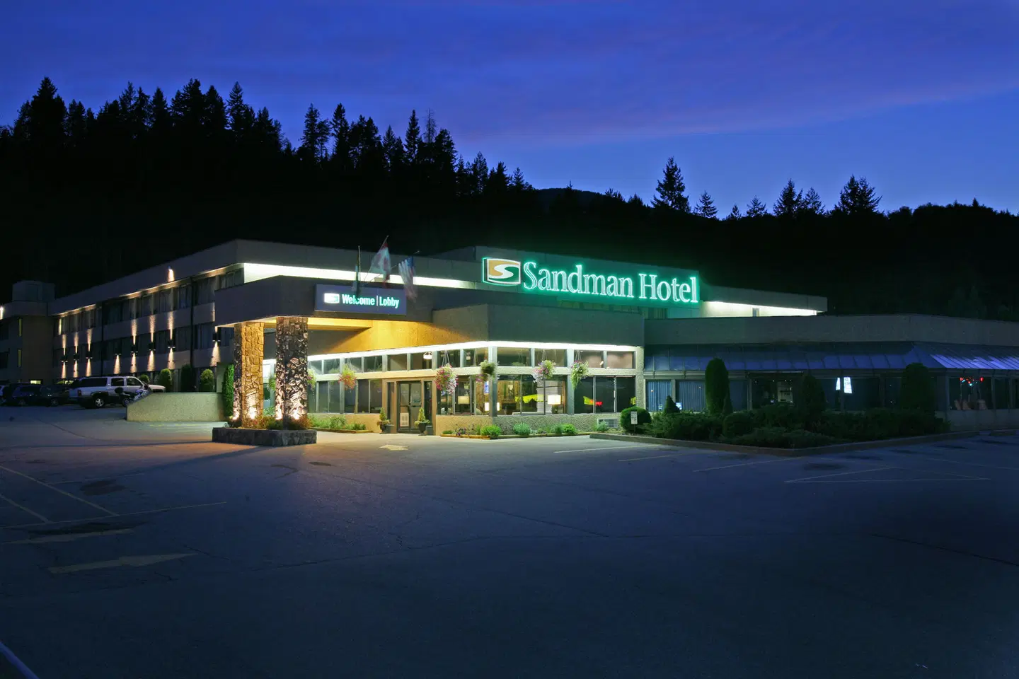 Sandman Hotel Castlegar EXTERIOR