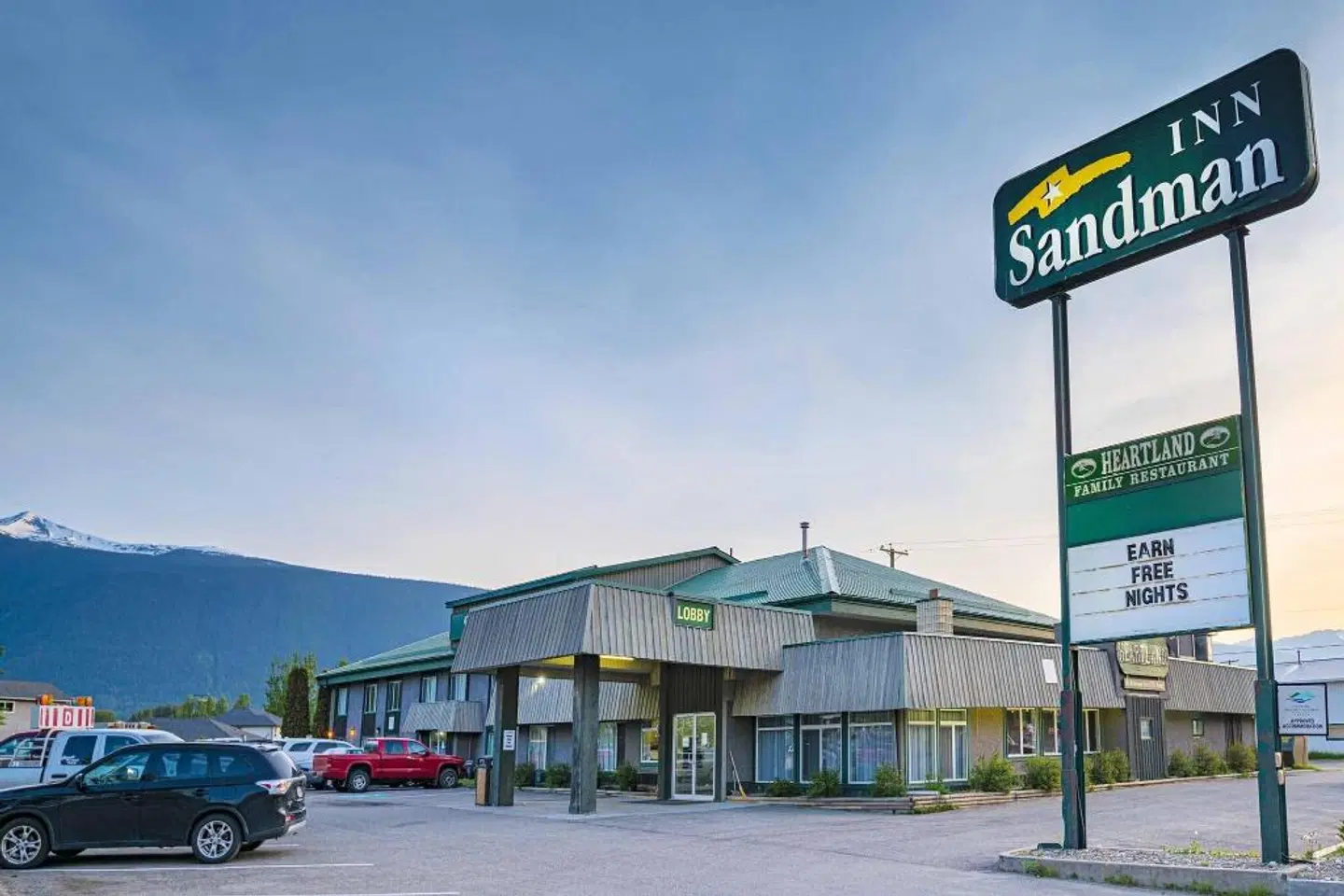 Sandman Inn McBride EXTERIOR