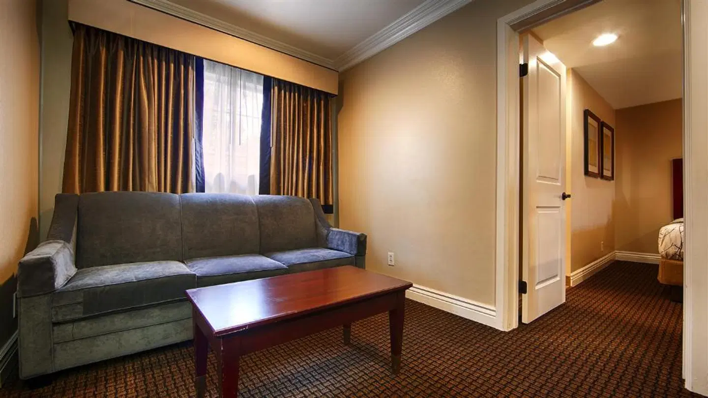 Best Western Woodland Hills Inn ROOM_EXAMPLE