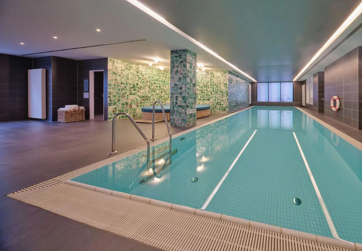 Adina Apartment Hotel Hamburg Michel Hallenbad