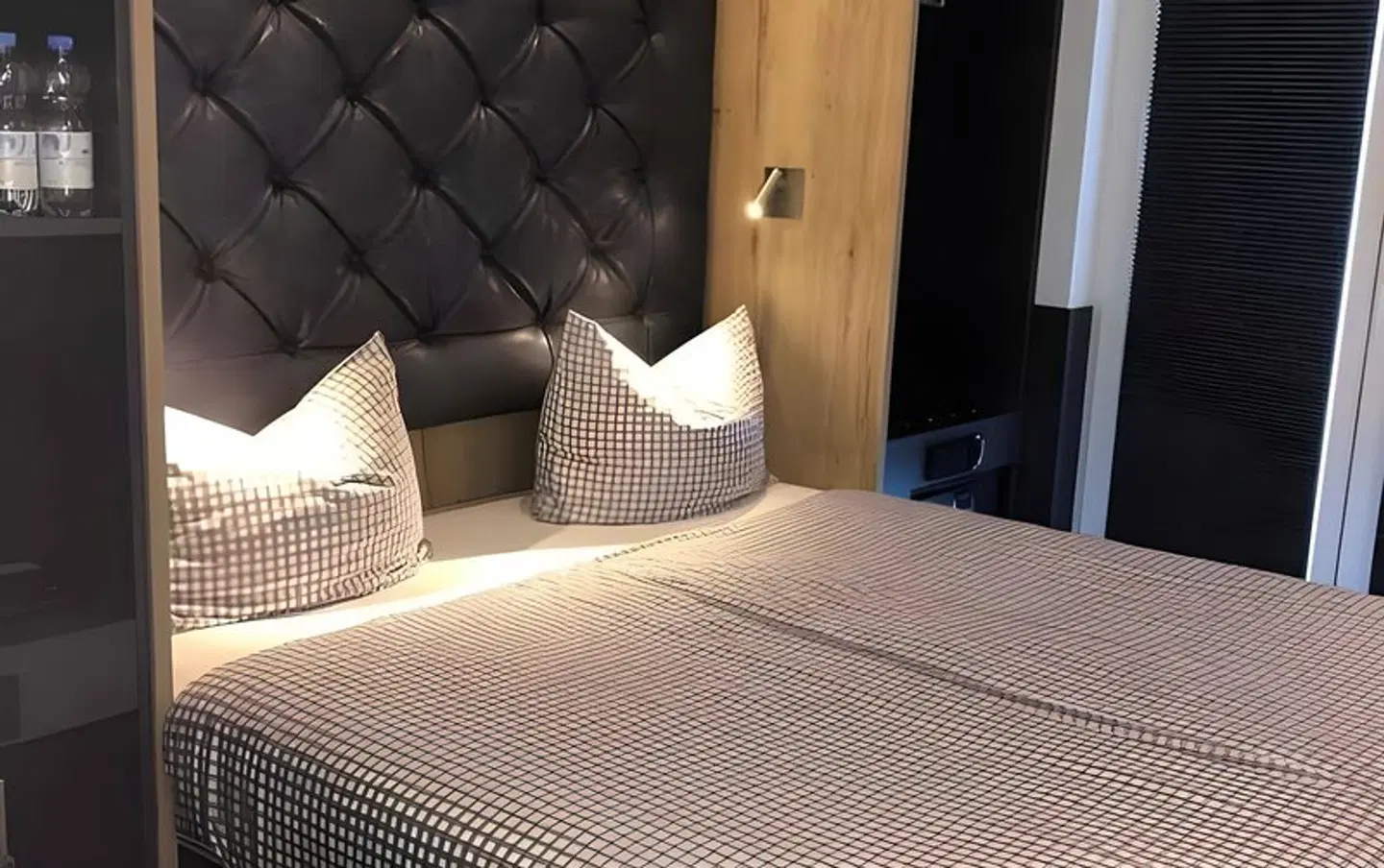 Munich Deluxe Hotel ROOM_EXAMPLE