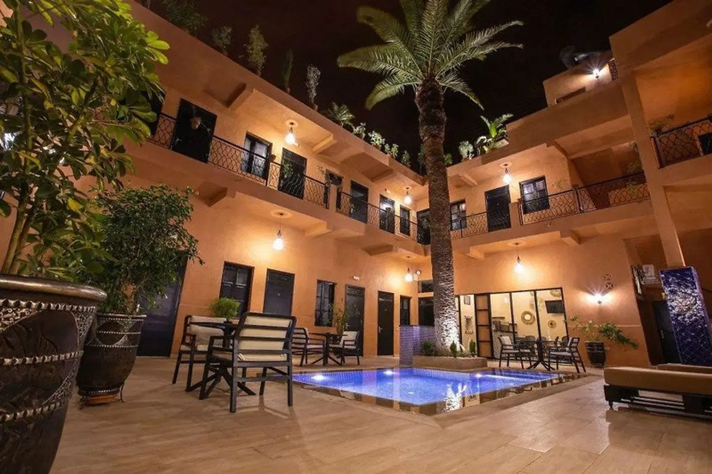 HOTEL TOULOUSAIN EXTERIOR