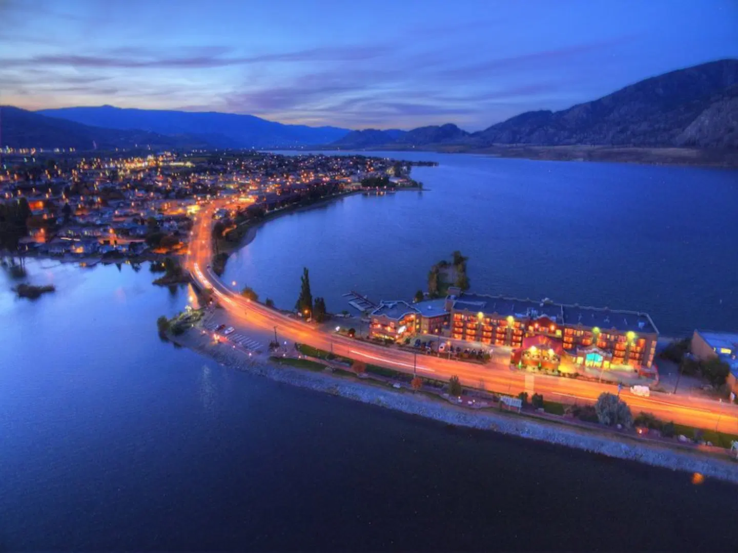 Holiday Inn & Suites Osoyoos by IHG LANDSCAPE