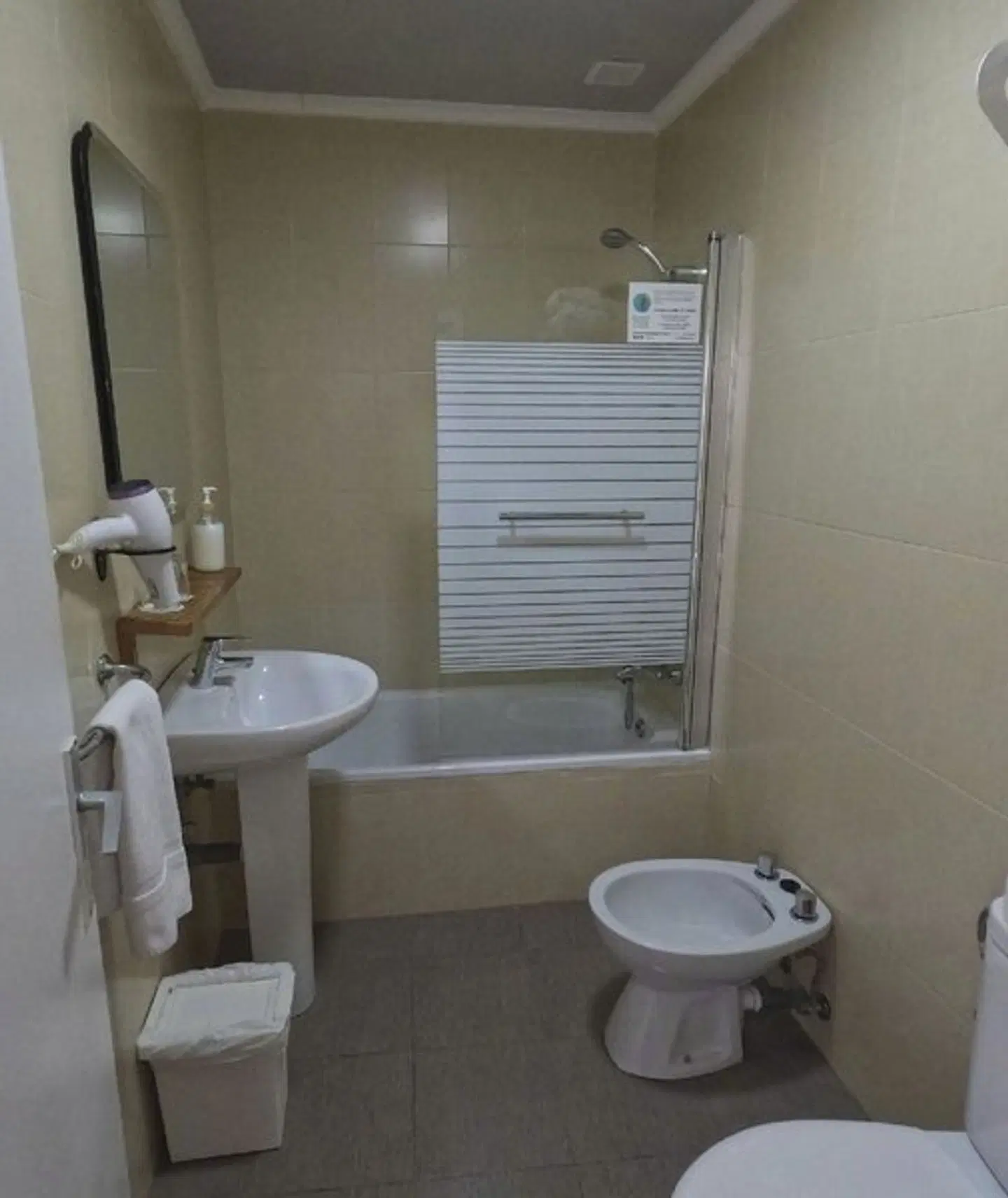 Casual Gurea Badezimmer