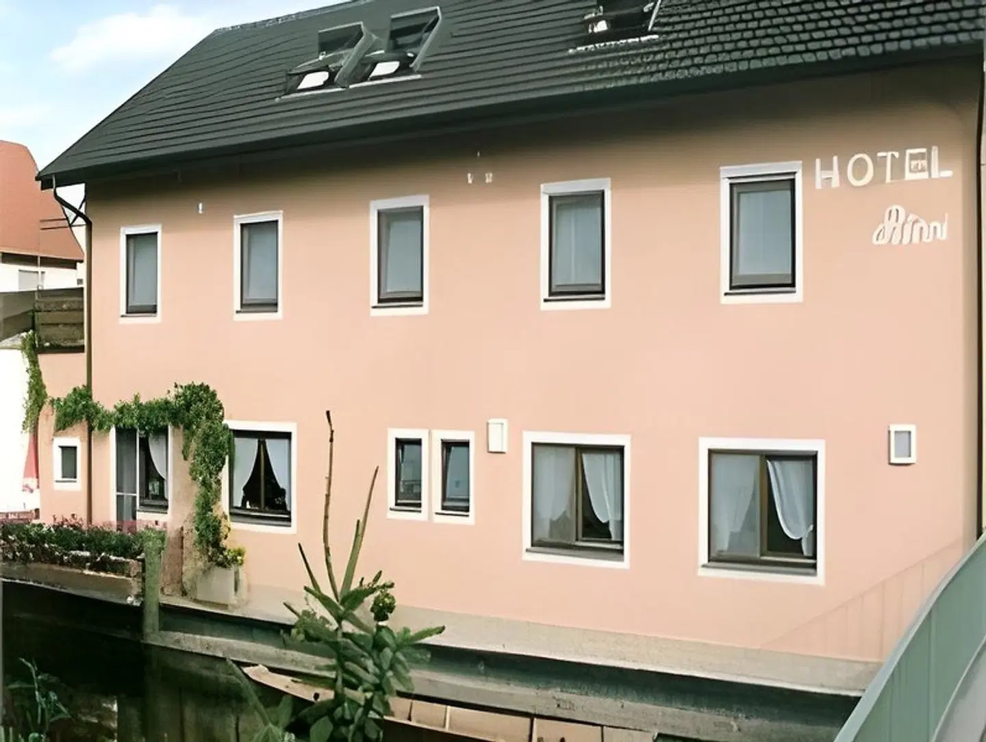 Ricci EXTERIOR