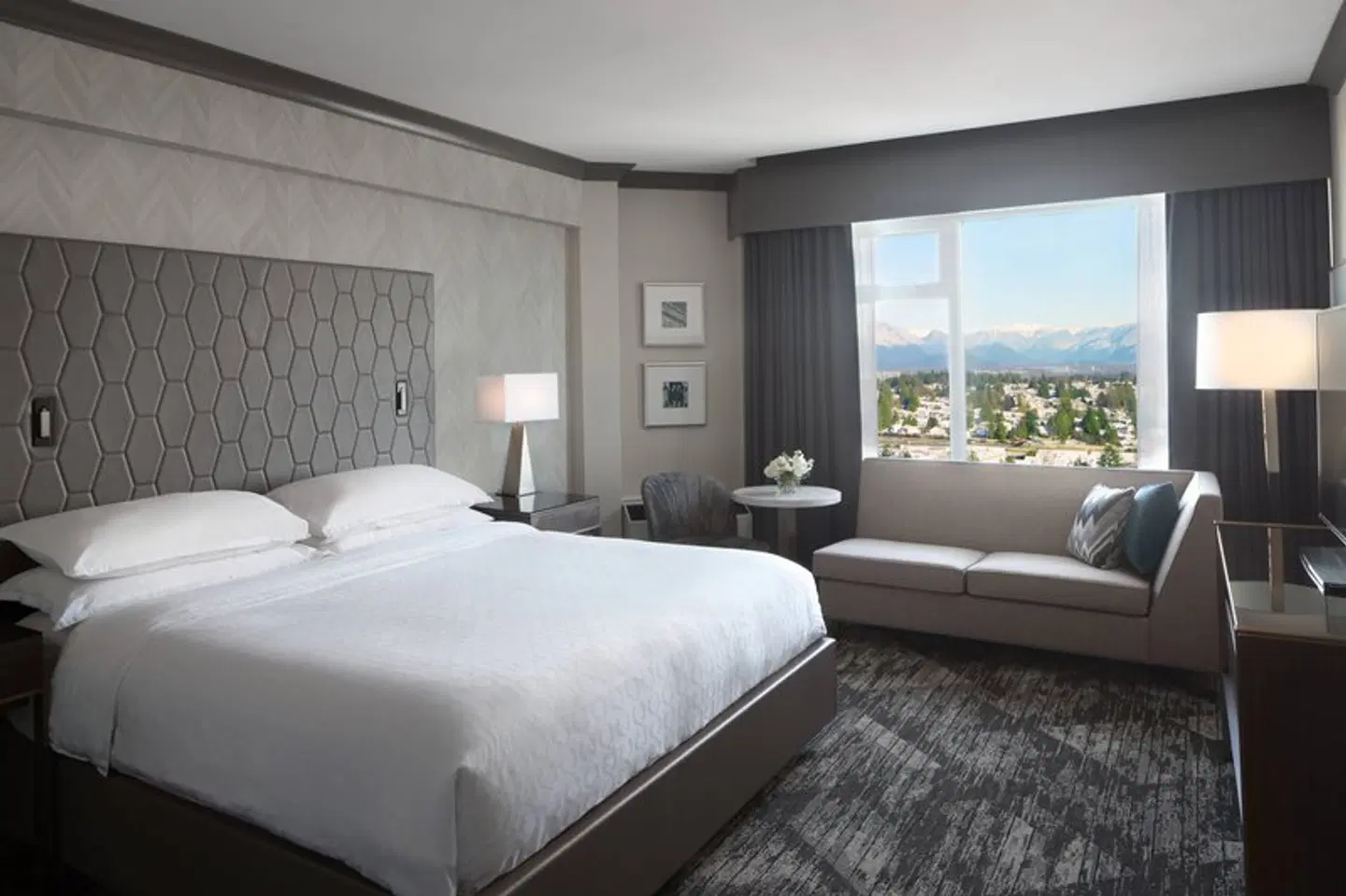 Sheraton Vancouver Guildford Hotel ROOM_EXAMPLE