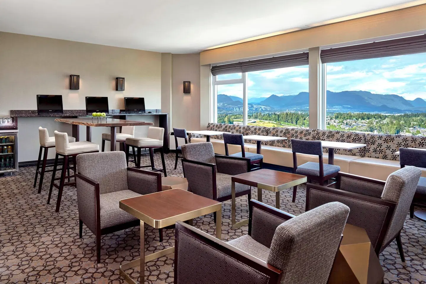 Sheraton Vancouver Guildford Hotel Bar