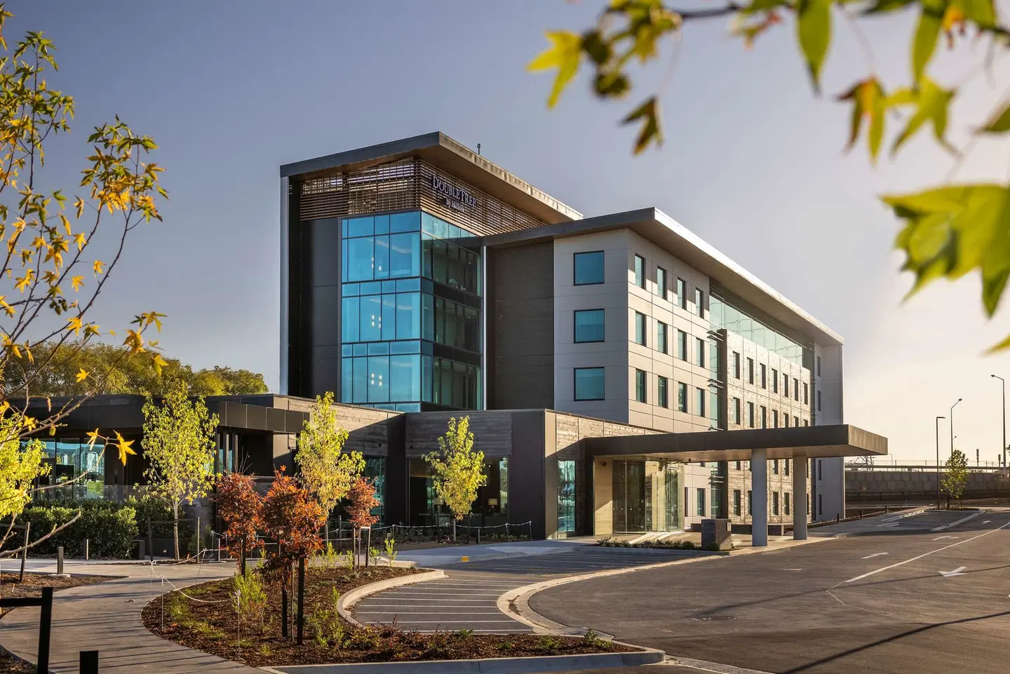 Doubletree By Hilton Karaka EXTERIOR