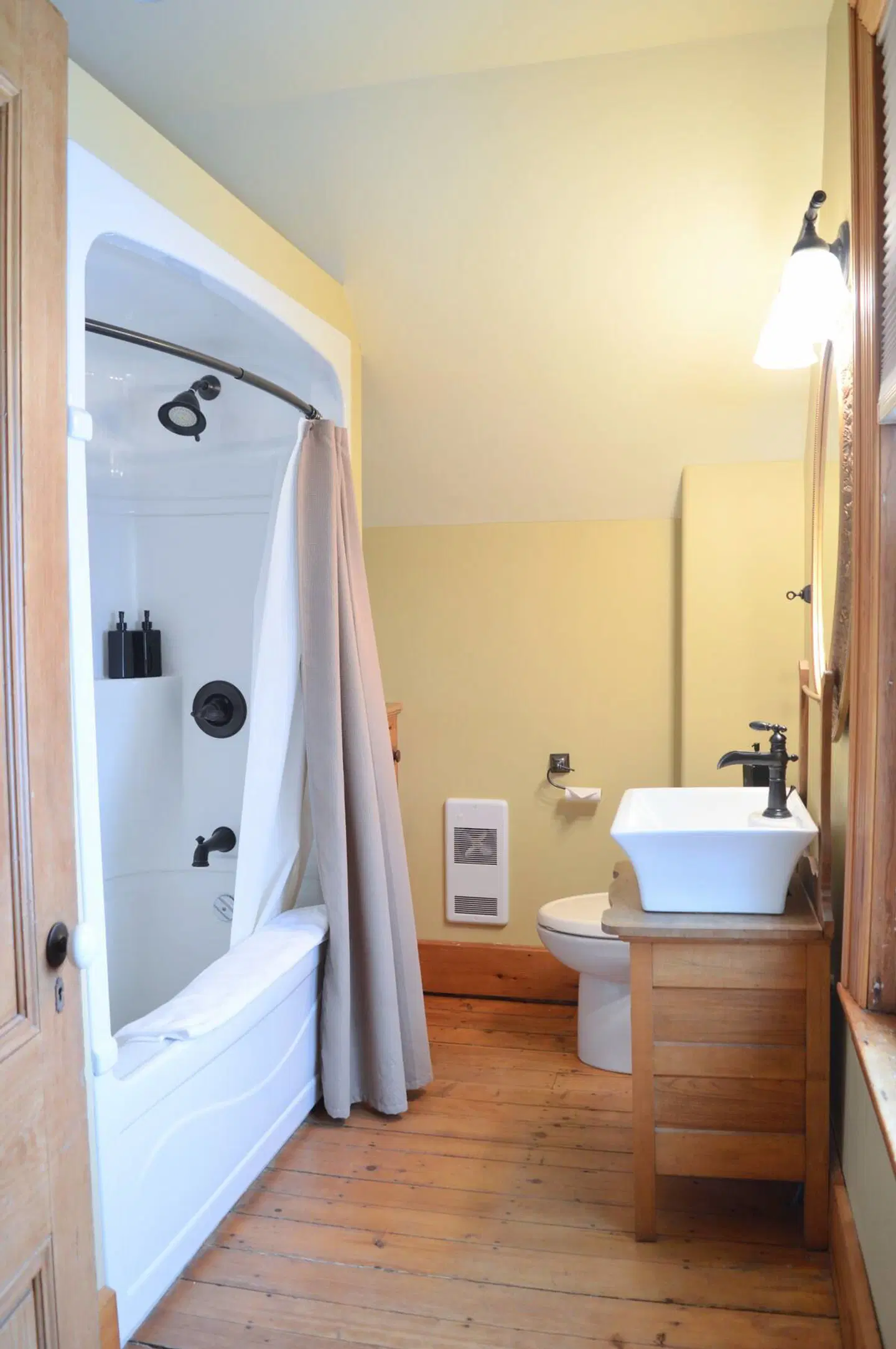 Magnetic Hill Winery and B&B Badezimmer