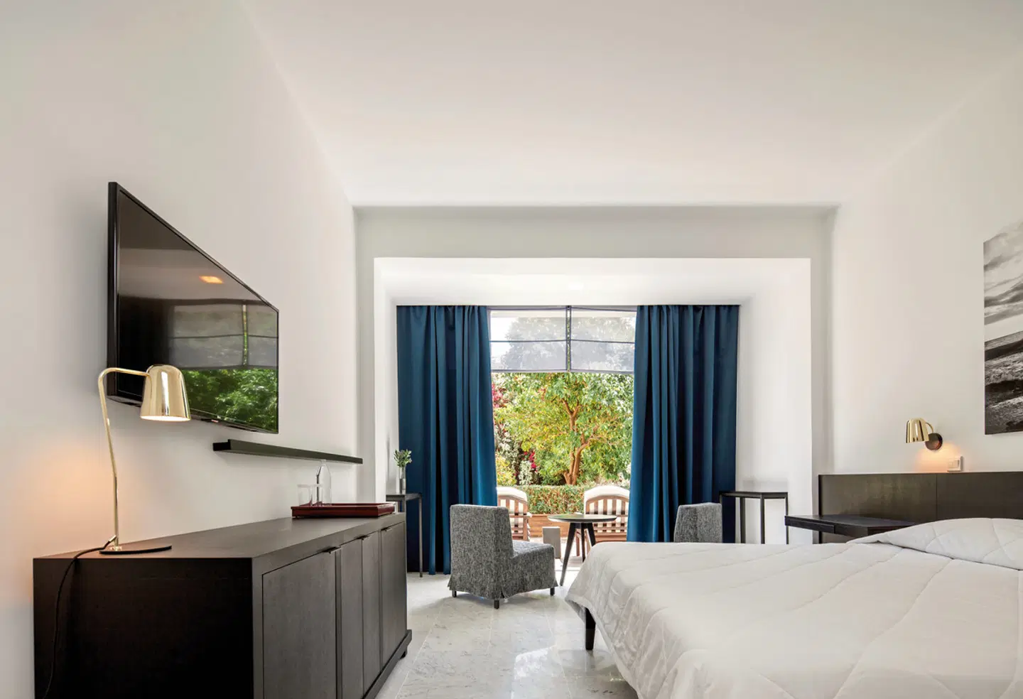 Almyra ROOM_EXAMPLE
