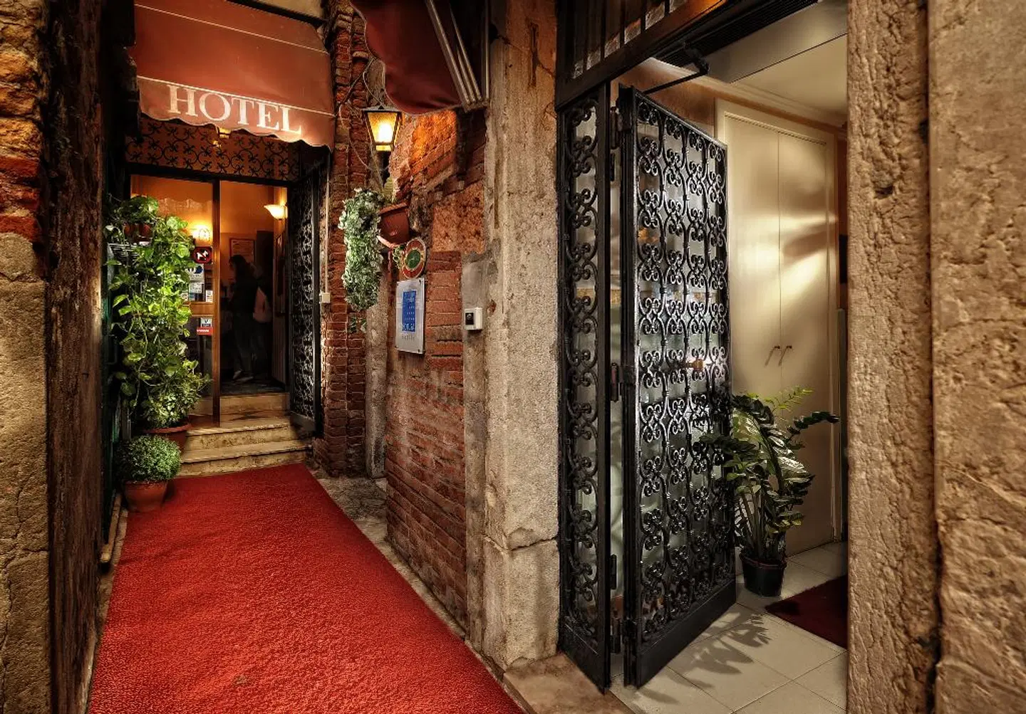 Tintoretto LOUNGE_LOBBY