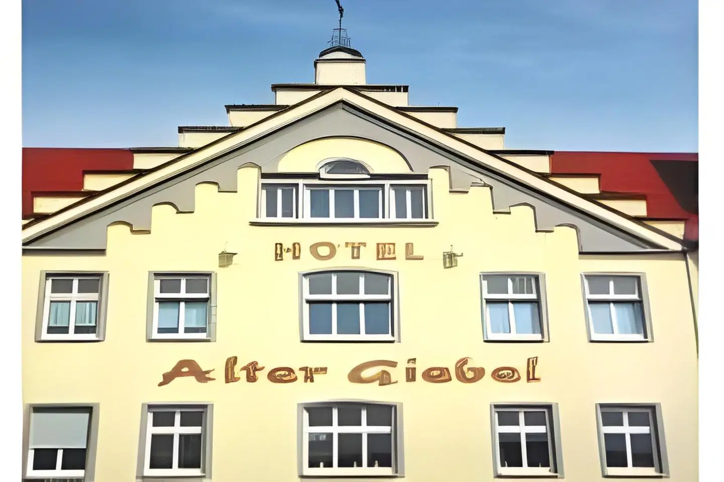 Alter Giebel EXTERIOR