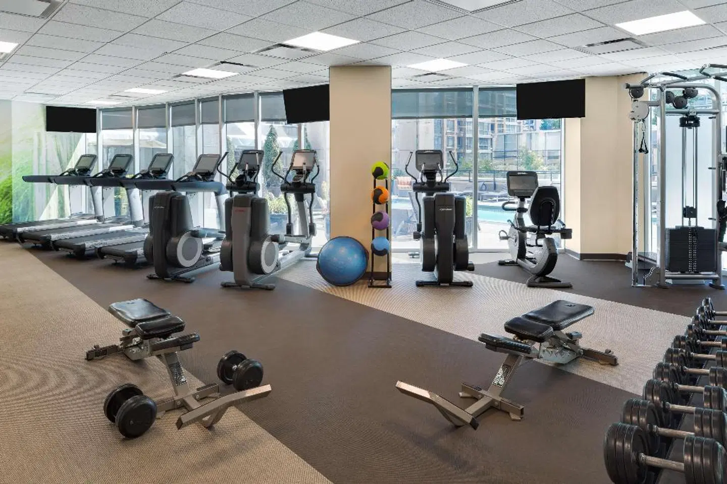 Hilton Vancouver Downtown SPORTS_AND_LEISURE