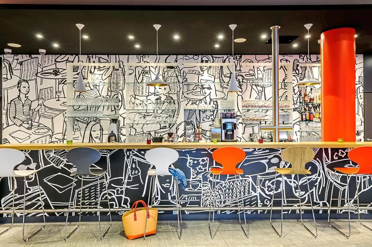 ibis München City Arnulfpark - inklusive NFL Munich Ticket Bar
