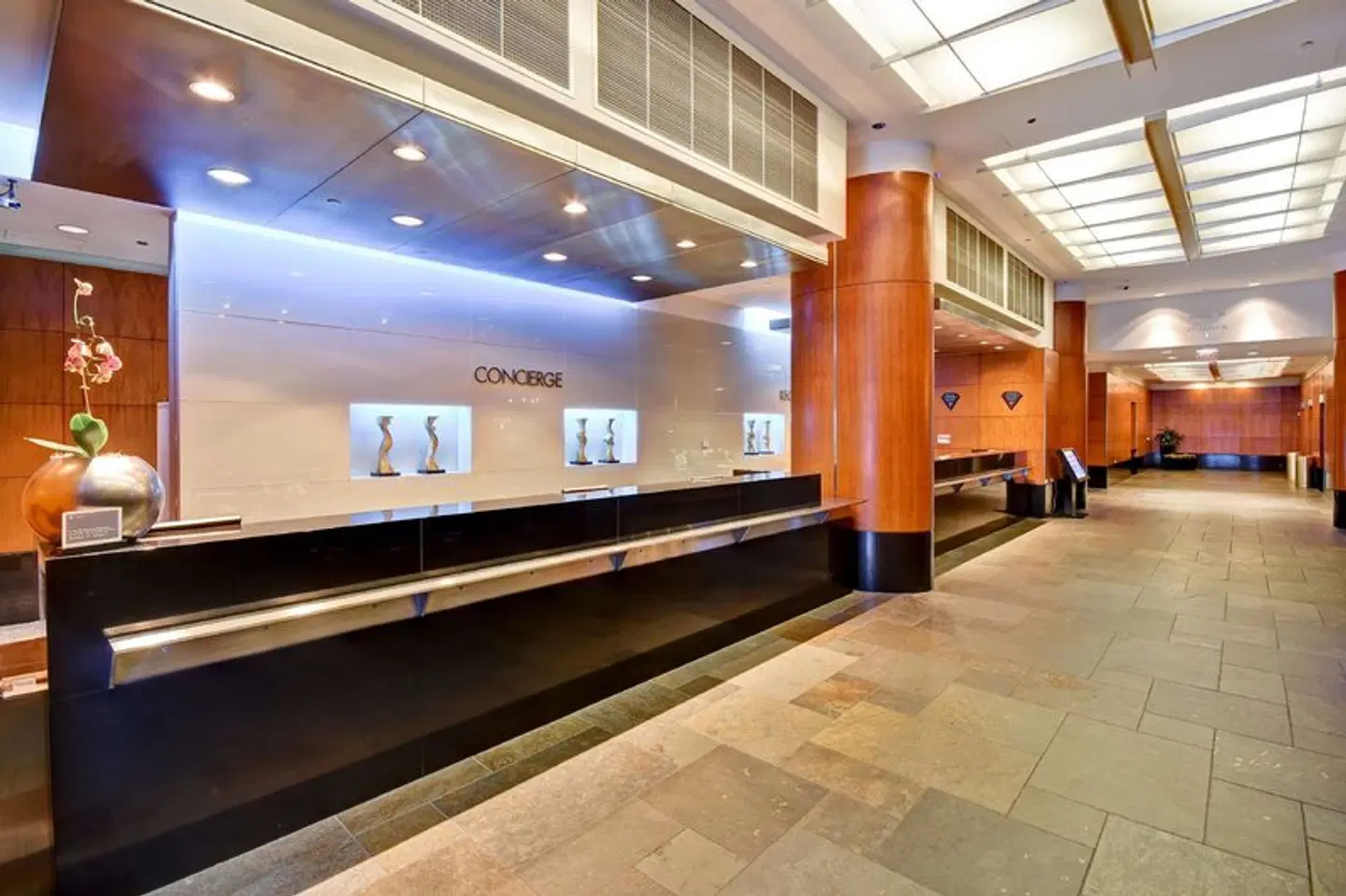 Embassy Suites by Hilton Chicago Downtown Magnificent Mile LOUNGE_LOBBY