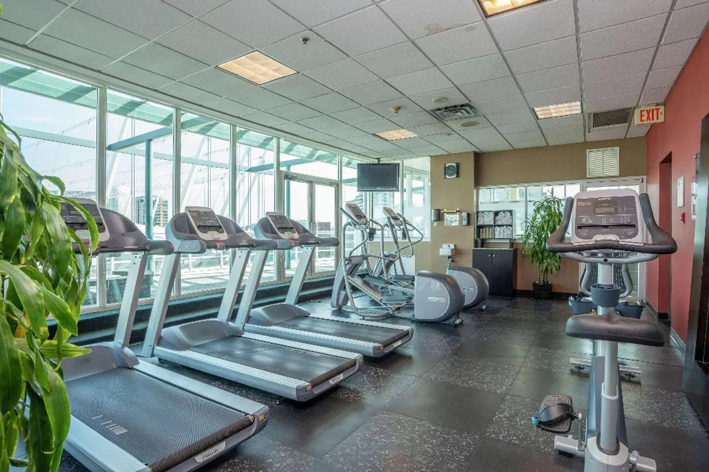 Hampton Inn & Suites by Hilton Vancouver-Downtown SPORTS_AND_LEISURE