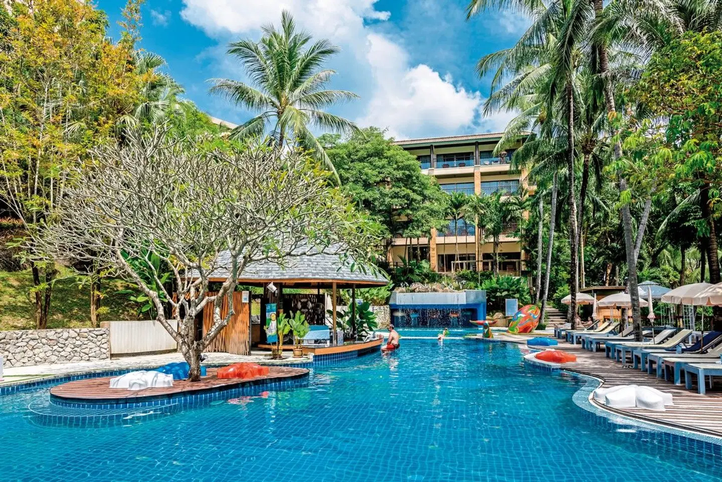 Peach Hill Resort & Spa OUTDOOR_POOL