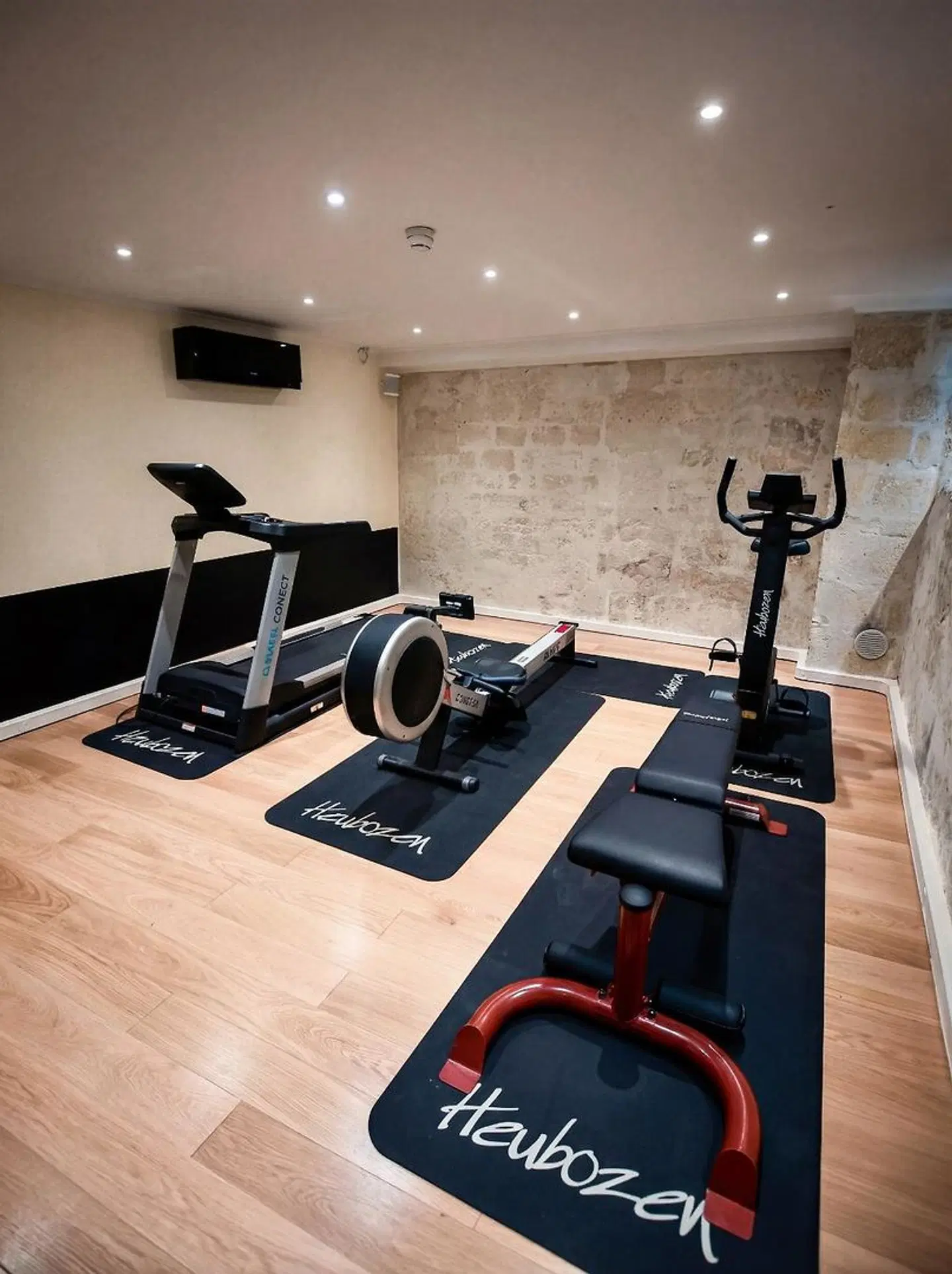 Pax Opera SPORTS_AND_LEISURE