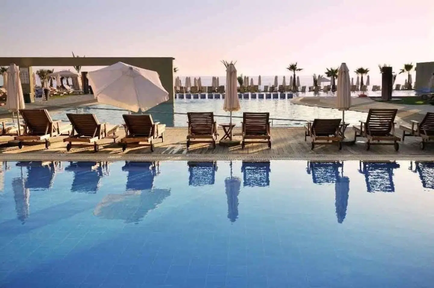 Blue Lagoon Kosher Hotel OUTDOOR_POOL
