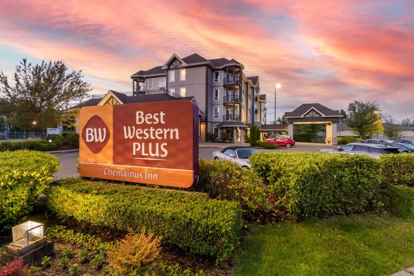 Best Western Plus Chemainus Inn EXTERIOR