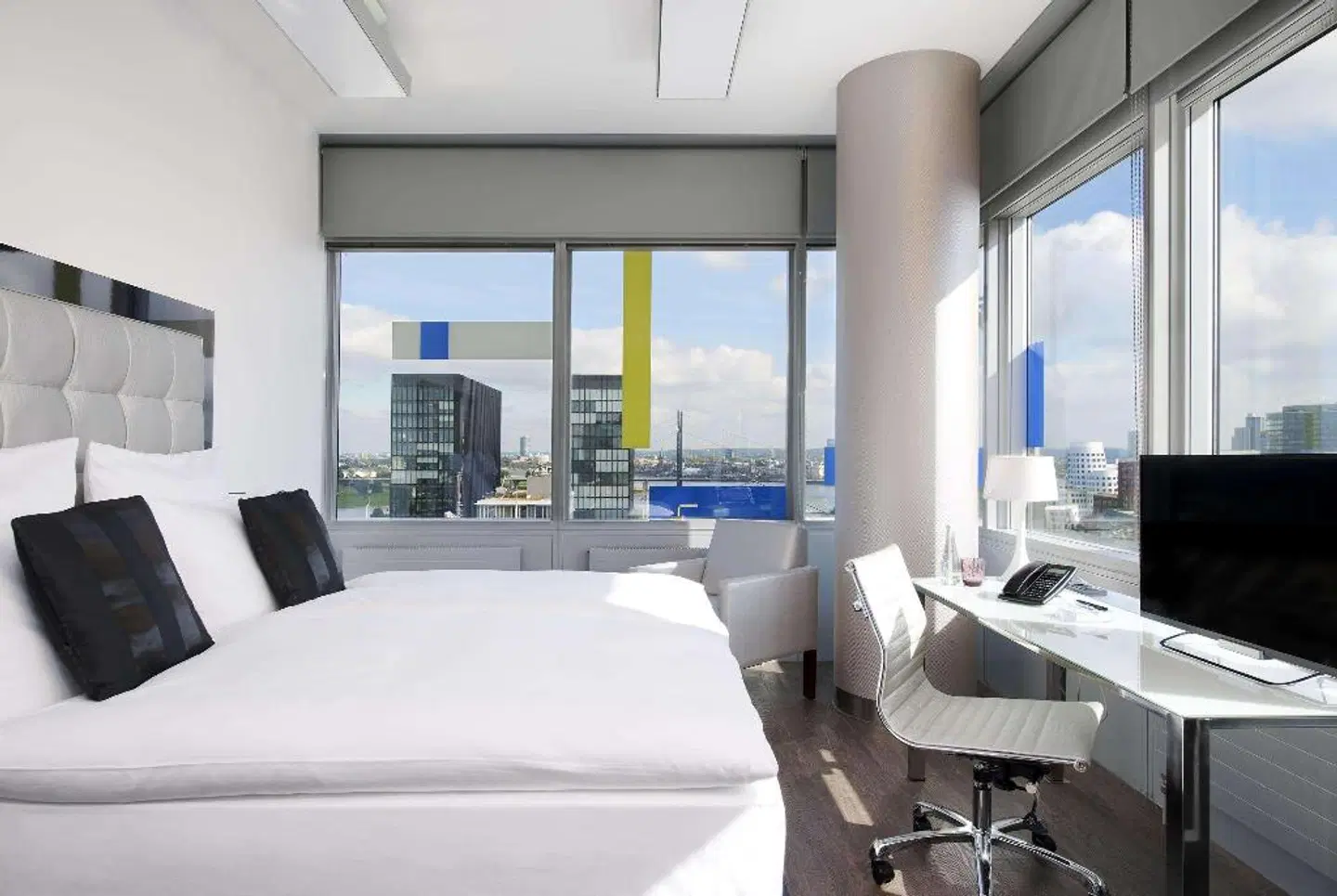 INNSIDE Düsseldorf Hafen ROOM_EXAMPLE