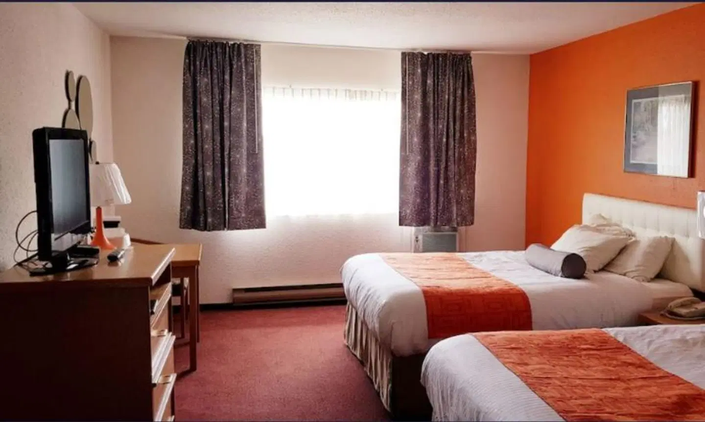 Howard Johnson Fort St. John ROOM_EXAMPLE
