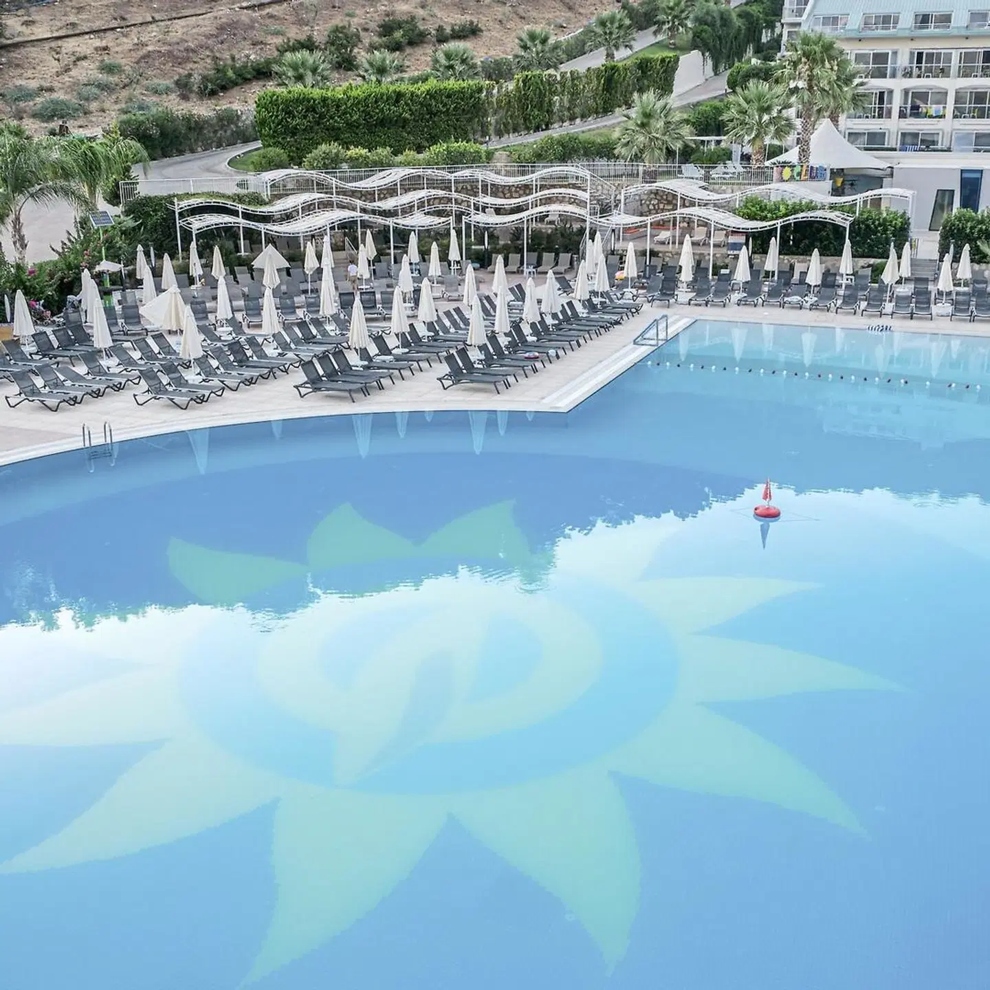 Orka Sunlife Resort & Spa OUTDOOR_POOL