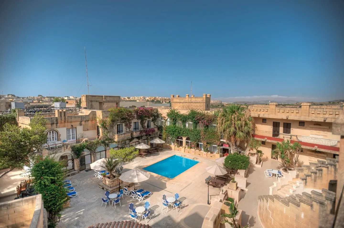 Cornucopia Hotel EXTERIOR