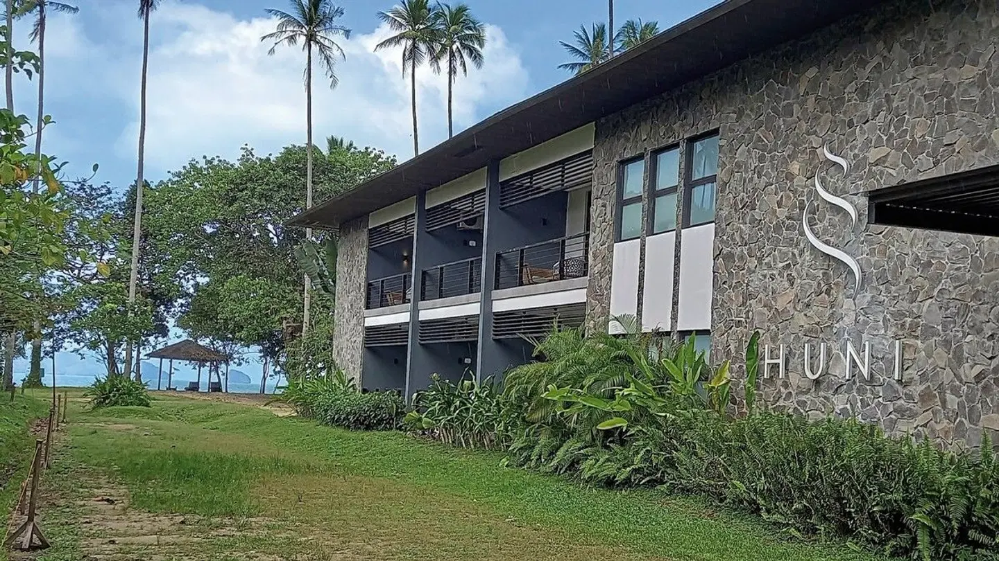 Huni Lio EXTERIOR