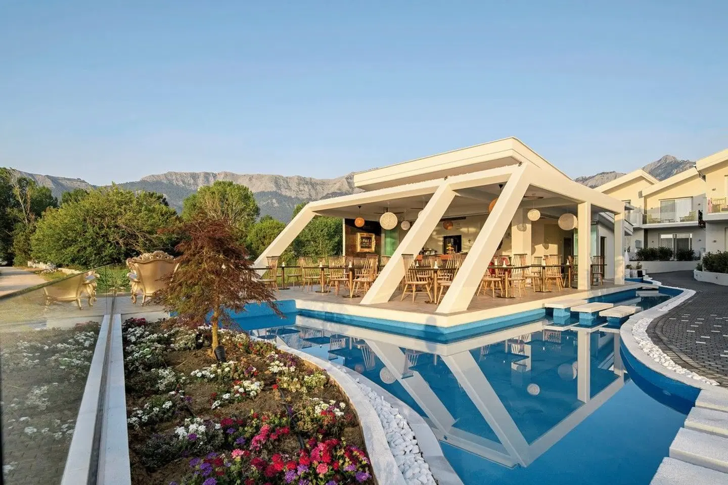 Alexandra Golden Boutique Hotel OUTDOOR_POOL