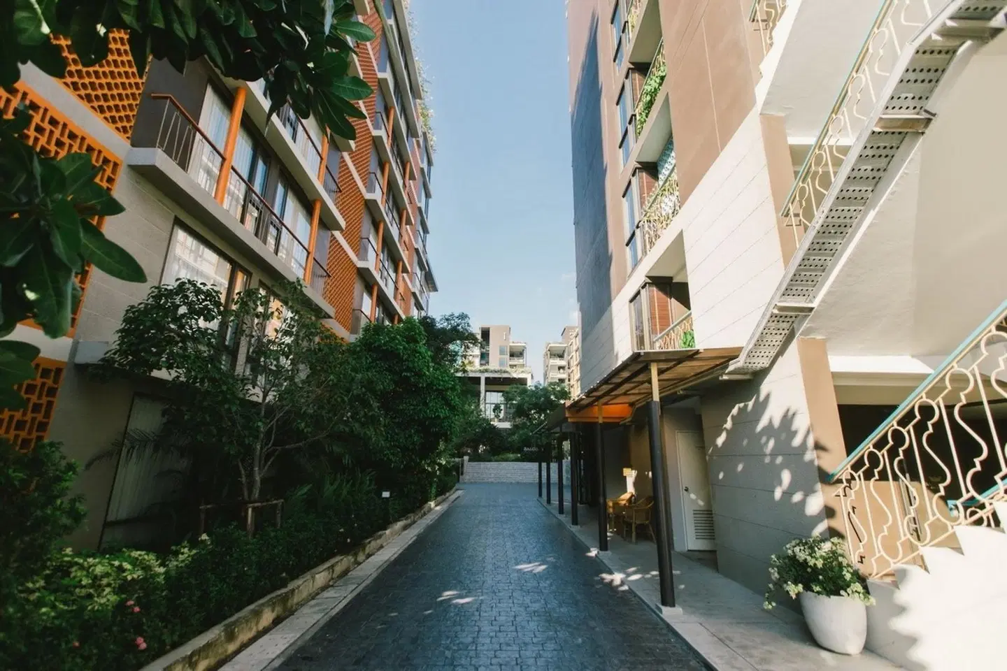 Balcony Courtyard Hotel & Serviced Apartment Terrasse