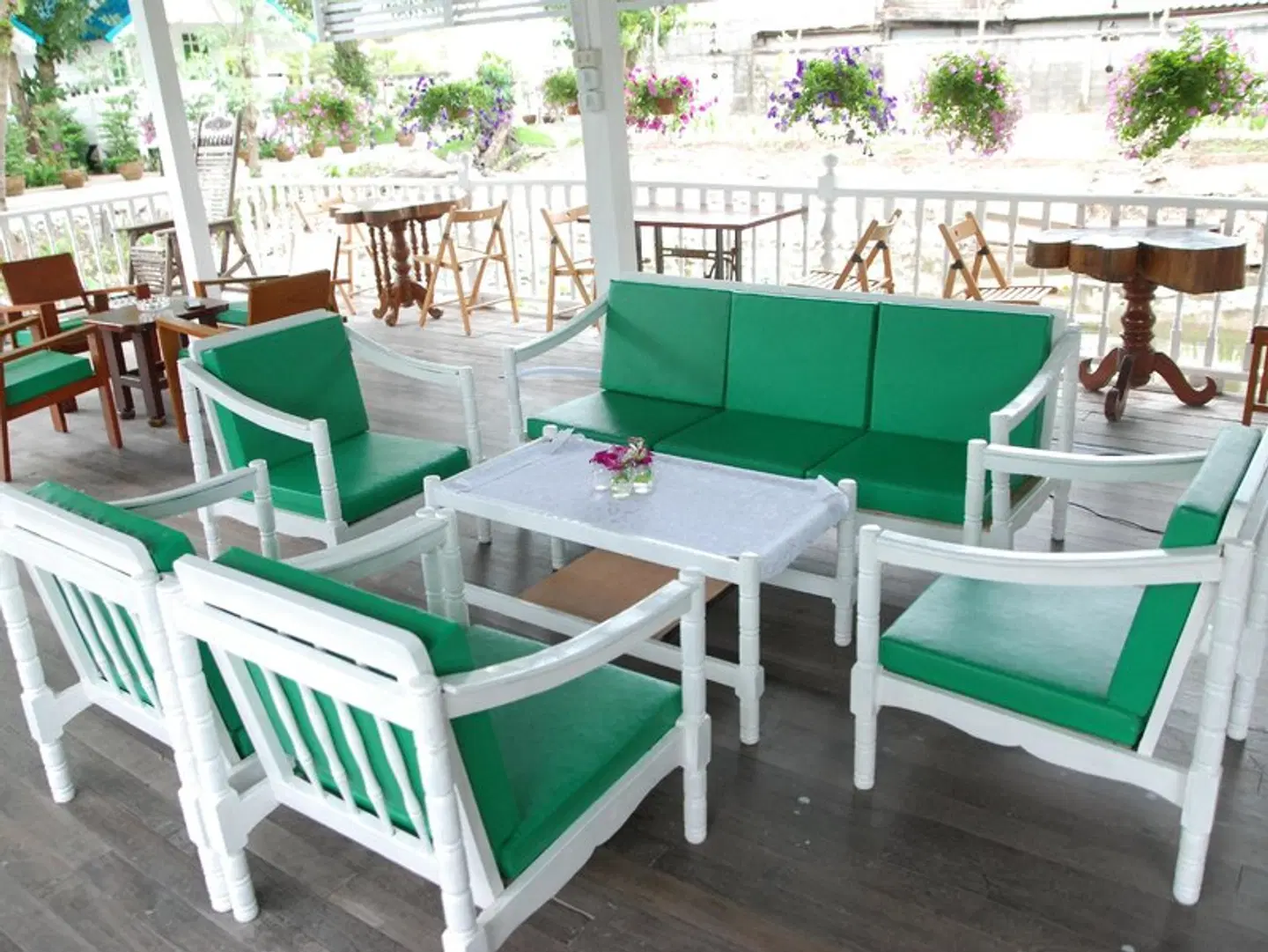Baan Luang Harn Terrasse