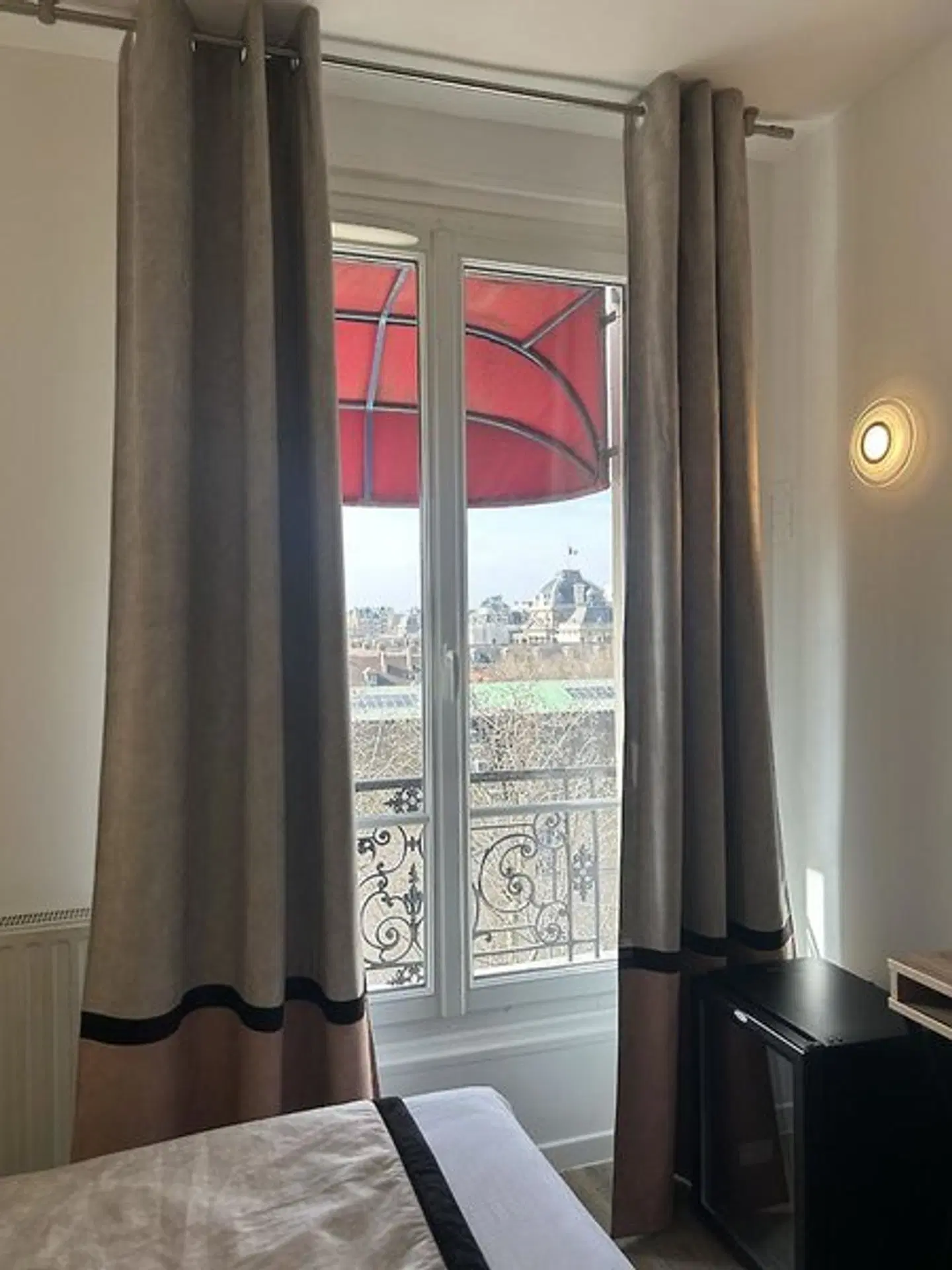 Derby Eiffel ROOM_EXAMPLE
