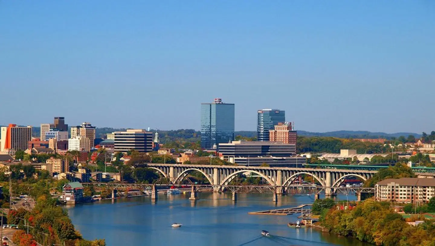 Holiday Inn Express & Suites Knoxville-North-I-75 Exit 112 by IHG OUTDOOR_POOL
