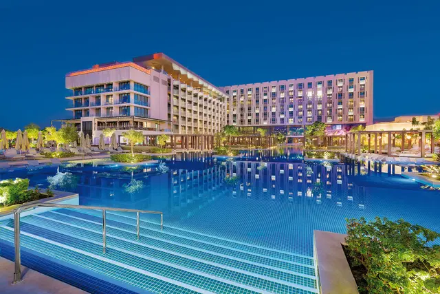 W Muscat EXTERIOR