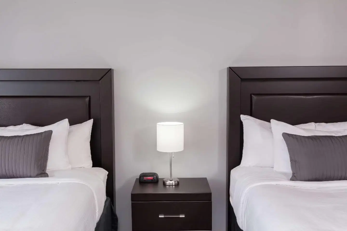 Baymont Inn & Suites Glenview ROOM_EXAMPLE