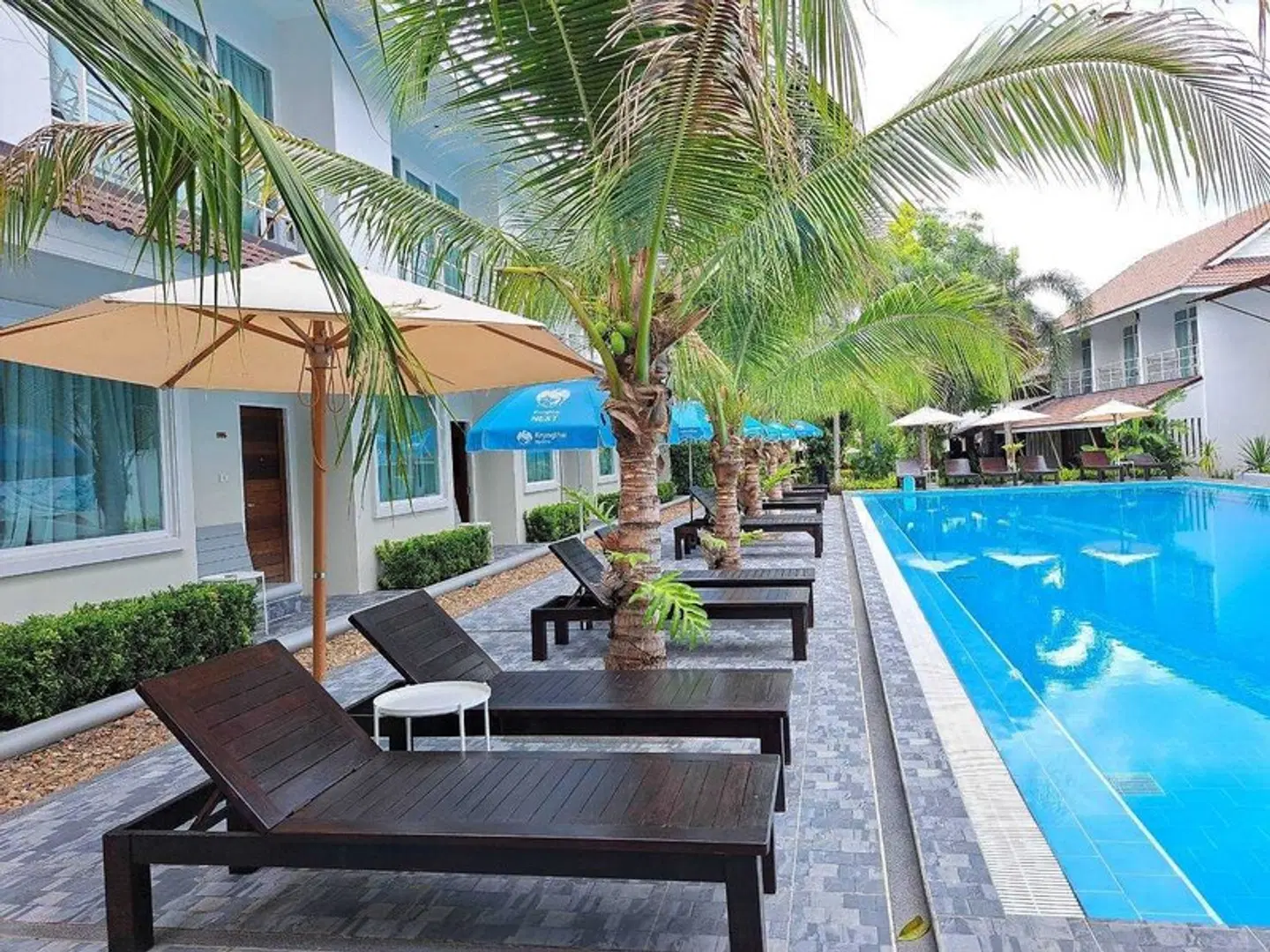 Good Times Resort OUTDOOR_POOL