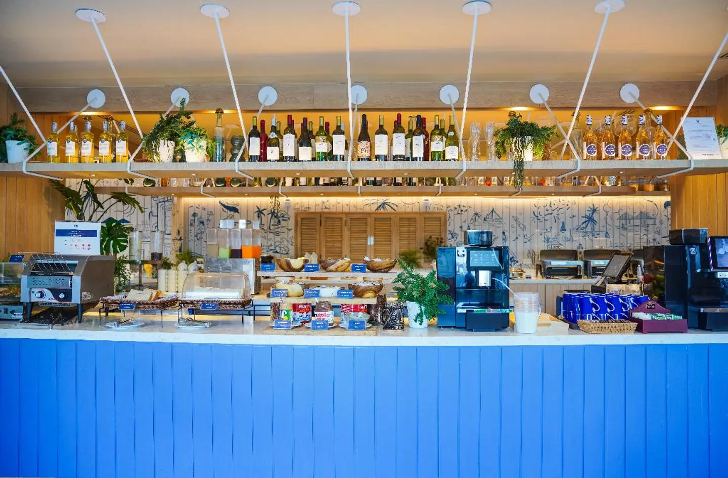 Holiday Inn Express Rayong Map Ta Phut by IHG Bar