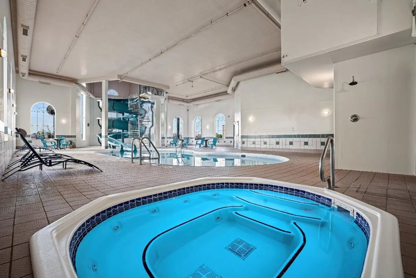 Days Inn & Suites by Wyndham Winkler INDOOR_POOL