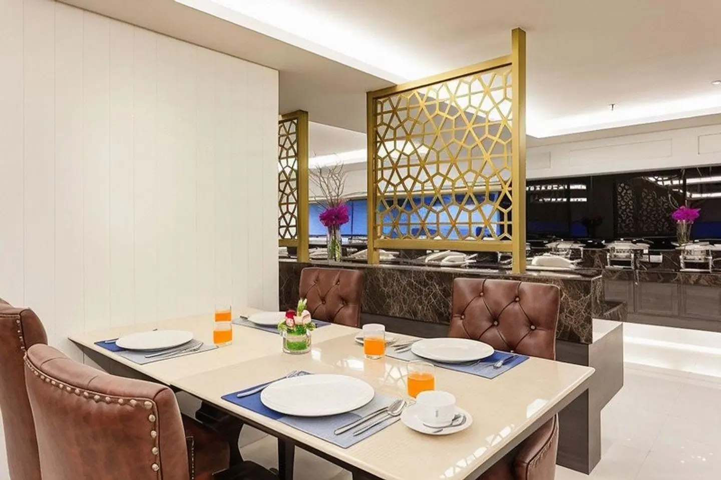 Grand 5 Hotel & Plaza Sukhumvit Bangkok Restaurant