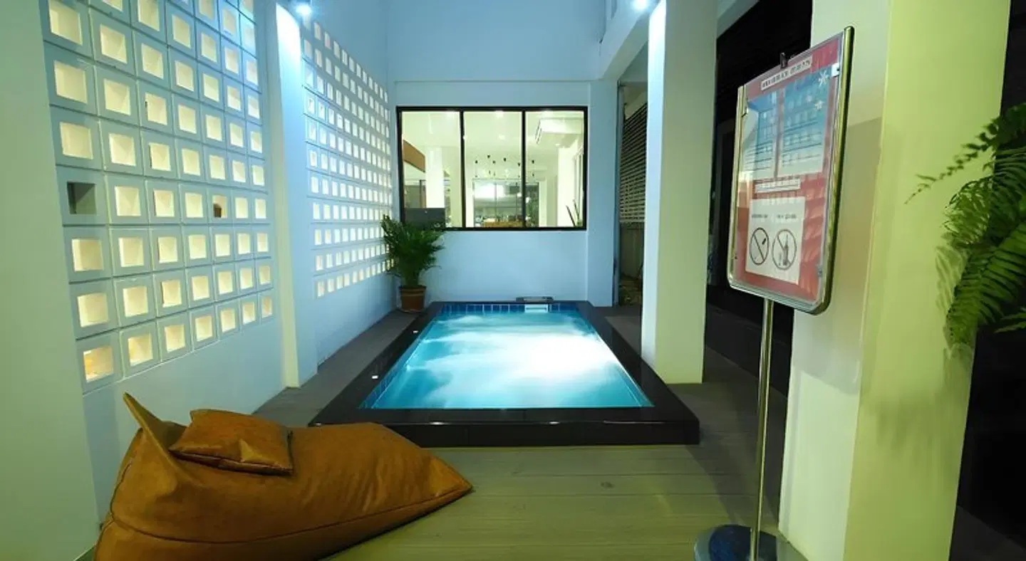WEE HOSTEL Hallenbad