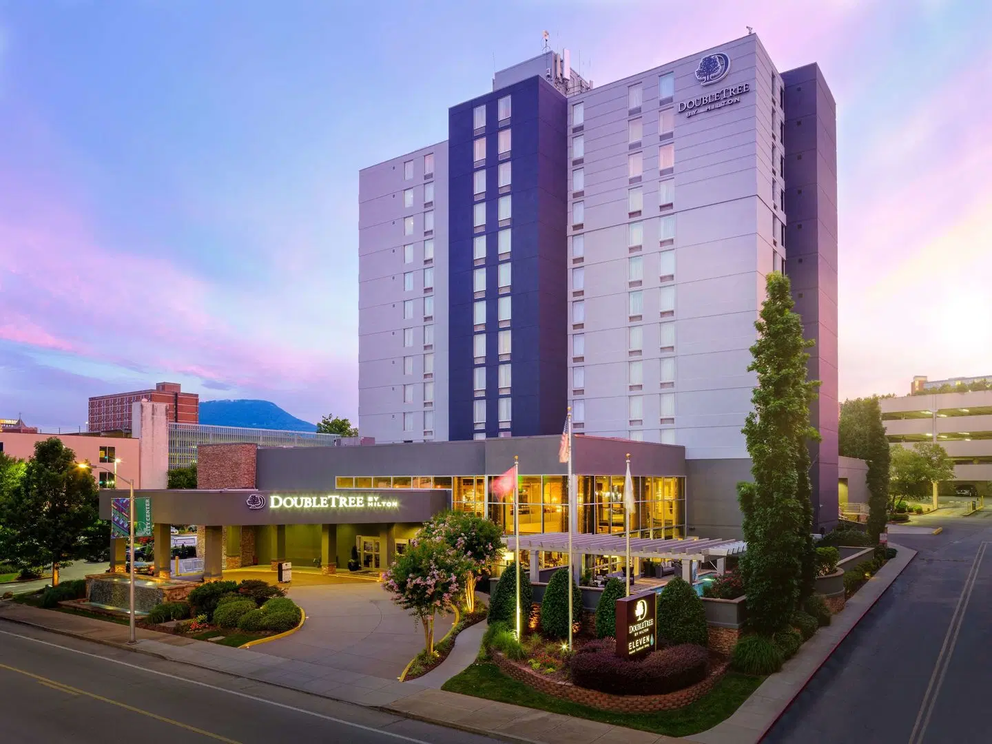 DoubleTree by Hilton Chattanooga Downtown EXTERIOR