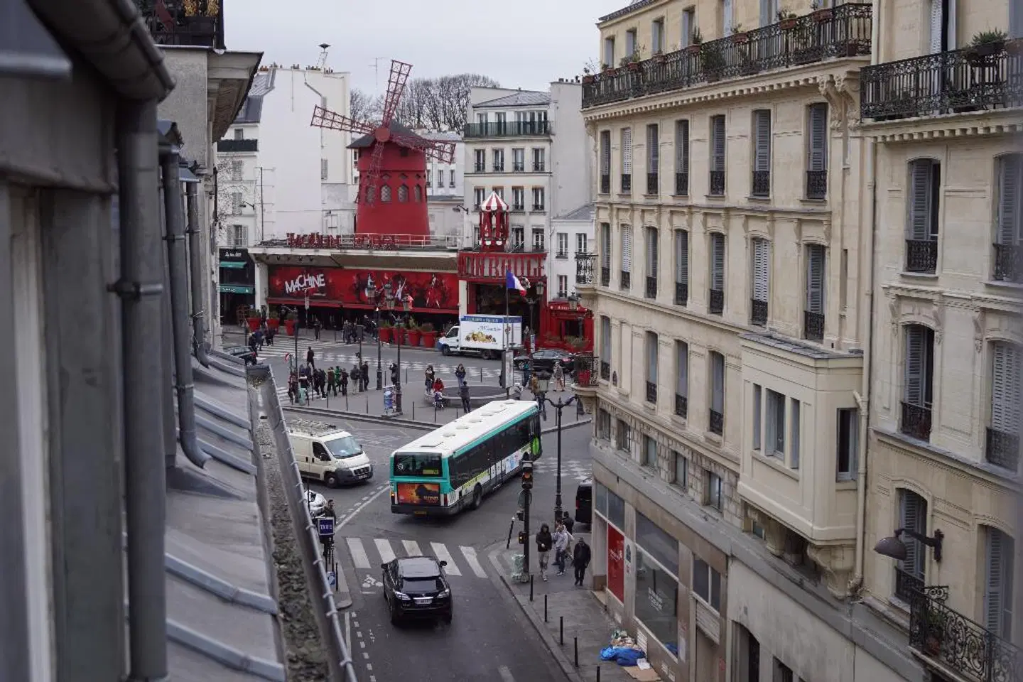 Moulin Plaza EXTERIOR