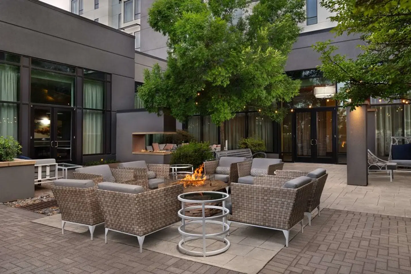 Embassy Suites by Hilton Knoxville West Terrasse