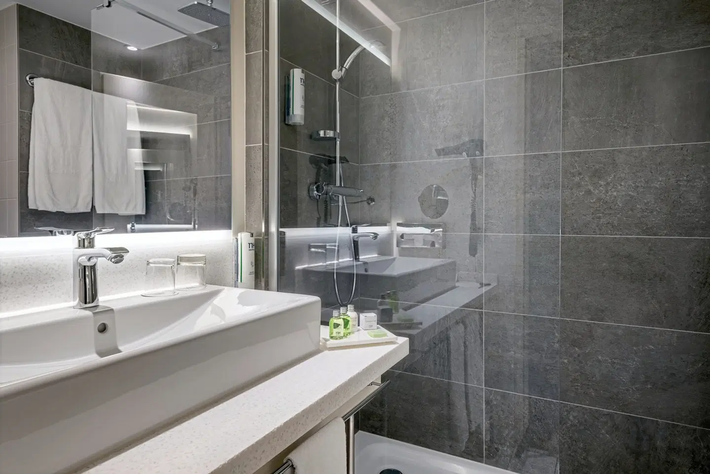 NH Hamburg Altona Badezimmer