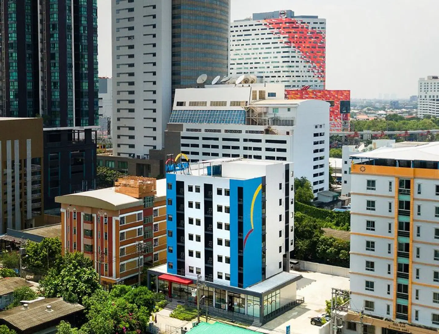 Hop Inn Chaengwattana EXTERIOR