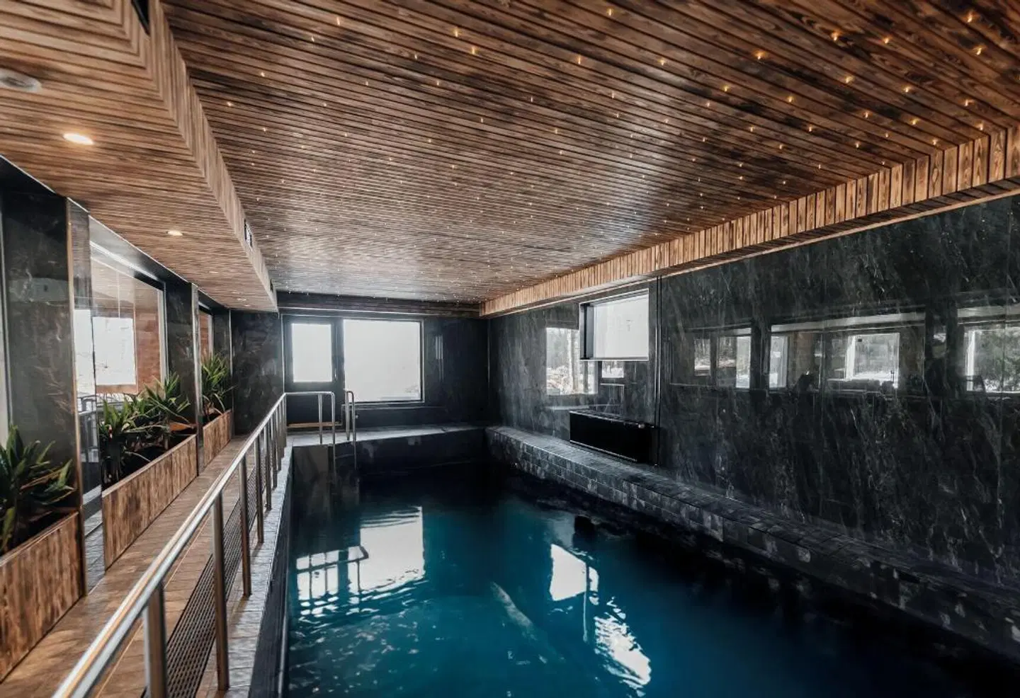 Aito  Igloo & Spa Resort Hallenbad
